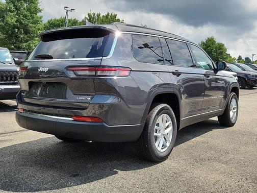 Baltic Gray Metallic Clearcoat 2026 Jeep Grand Cherokee L Laredo