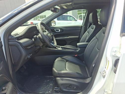 Bright White Clearcoat 2026 Jeep Compass Limited