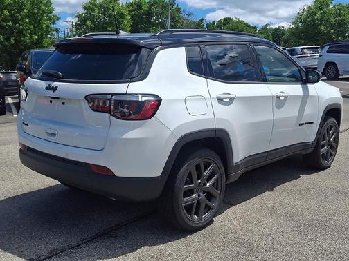 Bright White Clearcoat 2026 Jeep Compass Limited