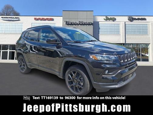 Diamond Black Crystal Pearlcoat 2026 Jeep Compass Latitude