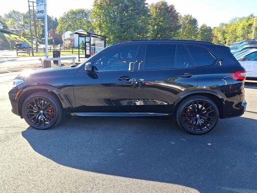 2022 BMW X5 M50i