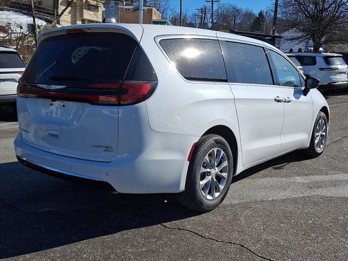 2026 Chrysler Pacifica Limited