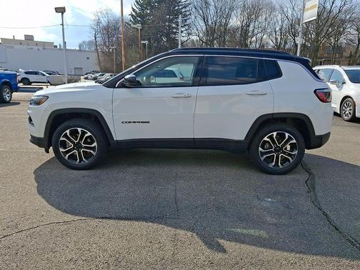 Bright White Clearcoat 2022 Jeep Compass Limited