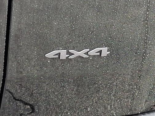 Diamond Black Crystal Pearlcoat 2026 Jeep Cherokee Limited