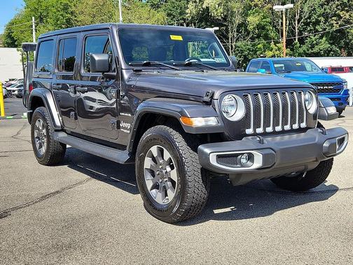 Granite Crystal Metallic Clearcoat 2022 Jeep Wrangler Unlimited Sahara