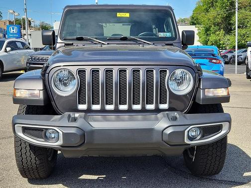 Granite Crystal Metallic Clearcoat 2022 Jeep Wrangler Unlimited Sahara