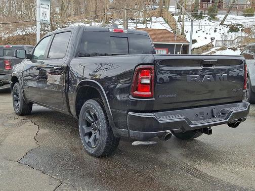Diamond Black Crystal Pearlcoat 2026 RAM 1500 Big Horn/Lone Star