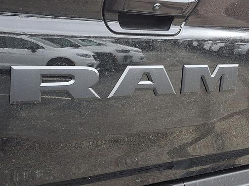 Diamond Black Crystal Pearlcoat 2026 RAM 1500 Big Horn/Lone Star