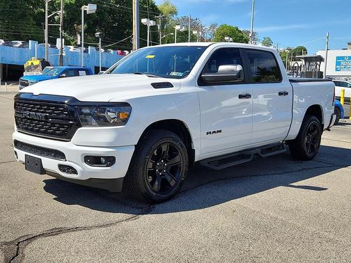 Bright White Clearcoat 2024 RAM 1500 Big Horn/Lone Star