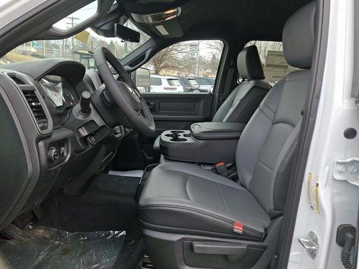 2025 RAM 2500 Tradesman Crew Cab 4x4 6'4' Box