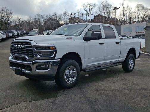 2025 RAM 2500 Tradesman Crew Cab 4x4 6'4' Box