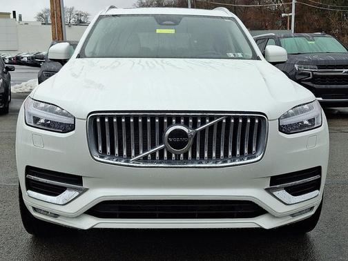 2024 Volvo XC90 B5 Core Bright Theme