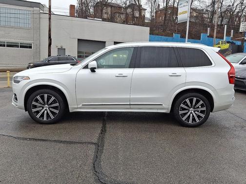 2024 Volvo XC90 B5 Core Bright Theme