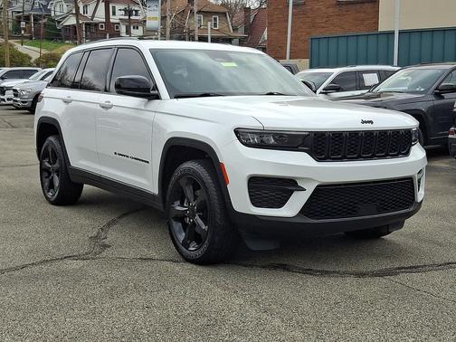 2023 Jeep Grand Cherokee Altitude