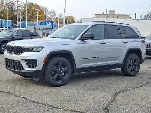 2023 Jeep Grand Cherokee Altitude