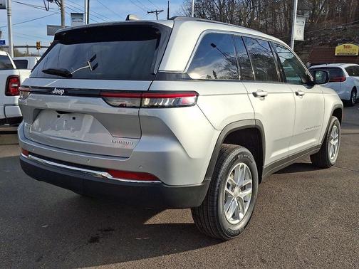 Silver Zynith 2025 Jeep Grand Cherokee Laredo
