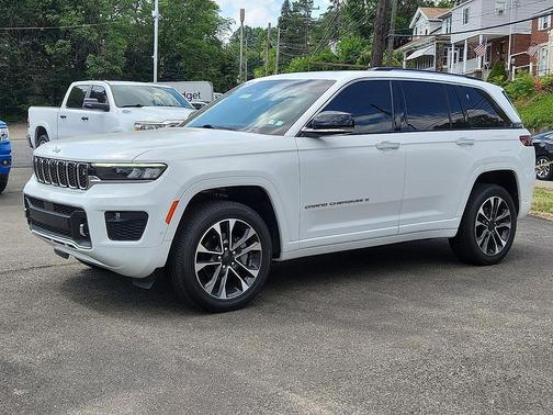 Bright White Clearcoat 2023 Jeep Grand Cherokee Overland