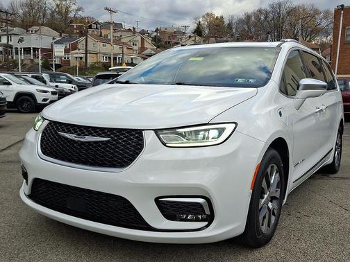 2024 Chrysler Pacifica L