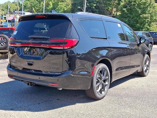 2026 Chrysler Pacifica Limited