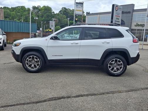 2022 Jeep Cherokee Trailhawk