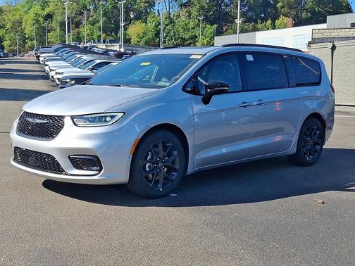 2026 Chrysler Pacifica Limited