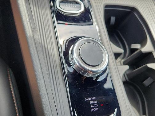 Diamond Black Crystal Pearlcoat 2026 Jeep Cherokee Limited
