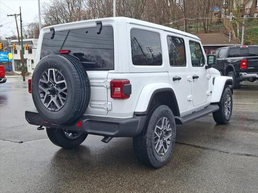 2025 Jeep Wrangler 4-Door Sahara 4x4