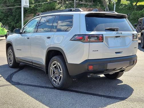 Silver Zynith Clearcoat 2026 Jeep Cherokee Limited