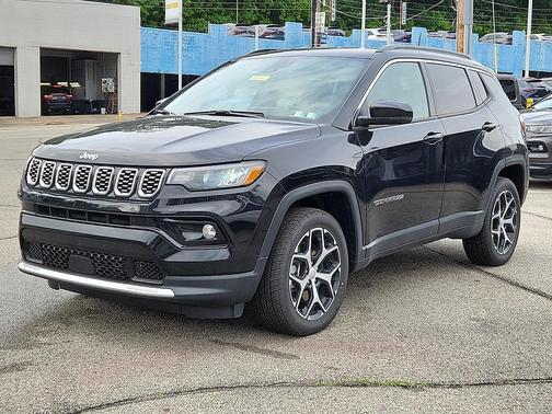 Diamond Black Crystal Pearlcoat 2024 Jeep Compass Limited