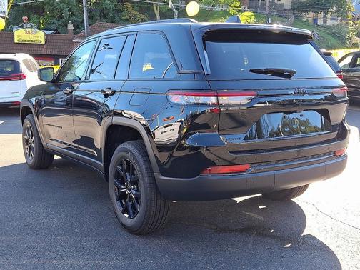 2025 Jeep Grand Cherokee Altitude