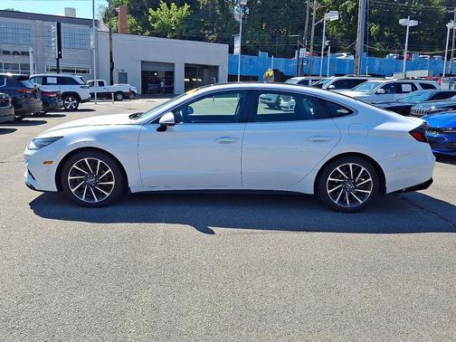 2022 Hyundai SONATA Limited