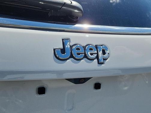 Bright White Clearcoat 2026 Jeep Compass Limited