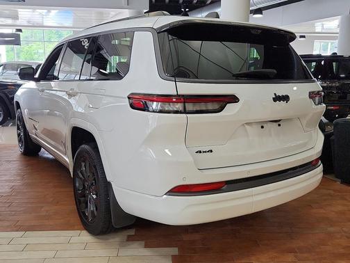 Bright White Clearcoat 2026 Jeep Grand Cherokee L Limited