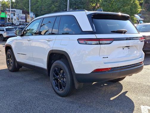 2025 Jeep Grand Cherokee Altitude