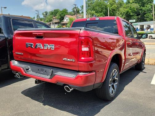 Molten Red Pearlcoat 2026 RAM 1500 Laramie