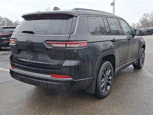 Diamond Black Crystal Pearlcoat 2026 Jeep Grand Cherokee L Limited