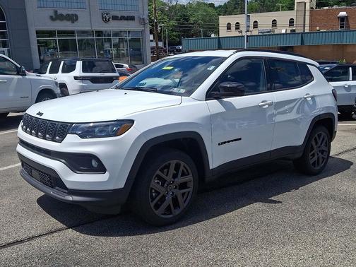 Bright White Clearcoat 2026 Jeep Compass Latitude