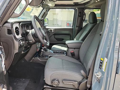 Anvil Clearcoat 2026 Jeep Gladiator Willys 4x4