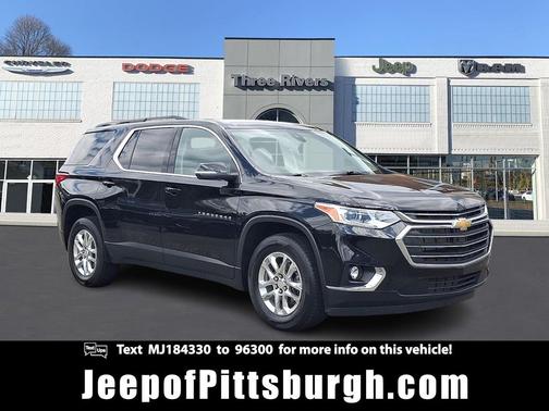 Mosaic Black Metallic 2021 Chevrolet Traverse LT Cloth