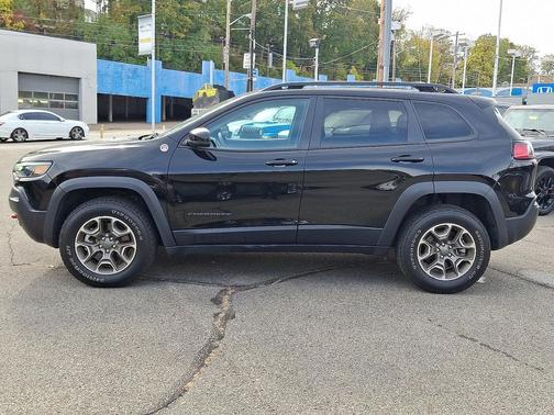2022 Jeep Cherokee Trailhawk
