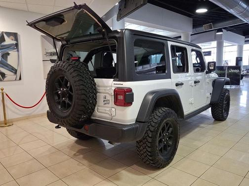 2025 Jeep Wrangler 4xe Willys