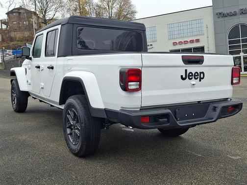 2026 Jeep Gladiator Sport S