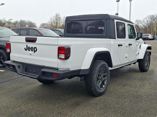 2026 Jeep Gladiator Sport S