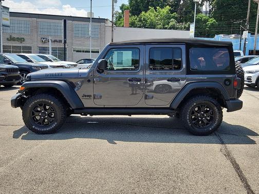 Granite Crystal Metallic Clearcoat 2022 Jeep Wrangler Willys