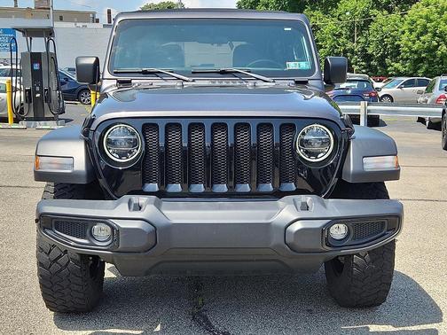 Granite Crystal Metallic Clearcoat 2022 Jeep Wrangler Willys