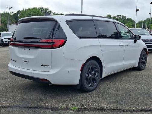 2025 Chrysler Pacifica Hybrid Premium S Appearance Pkg
