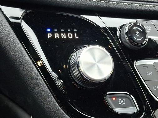 2025 Chrysler Pacifica Hybrid Premium S Appearance Pkg