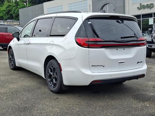 2025 Chrysler Pacifica Hybrid Premium S Appearance Pkg