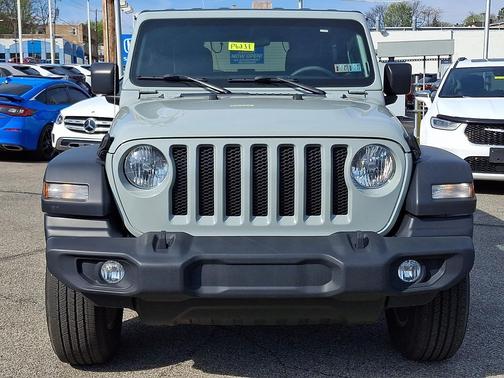 Earl Clearcoat 2023 Jeep Wrangler Sport S