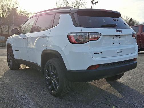 Bright White Clearcoat 2026 Jeep Compass Limited